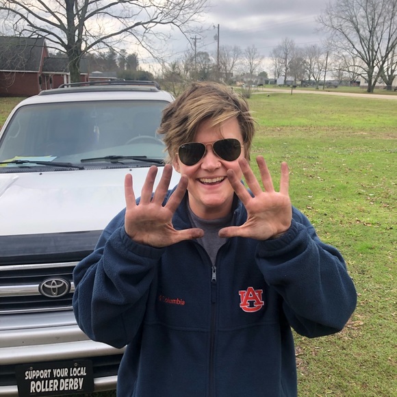 Meet your Posher, Erica - Picture 2 of 8